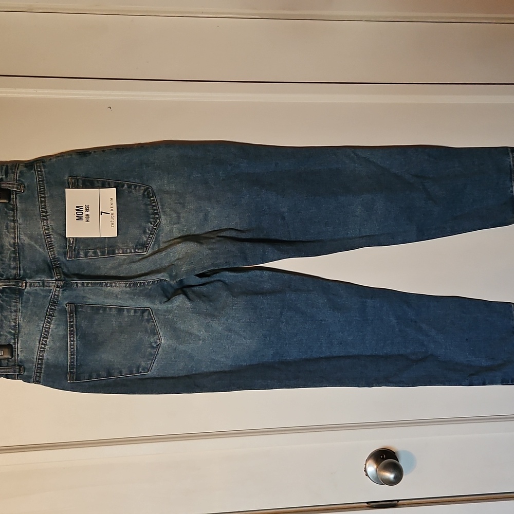 Refuge Mom Jeans - Picture 3 of 4